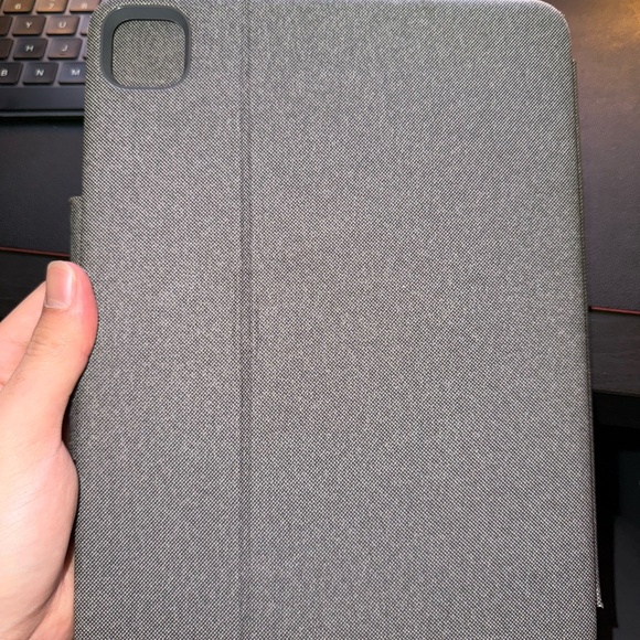 Logitech Folio Touch iPad Keyboard Case with Trackpad - Picture 5 of 7
